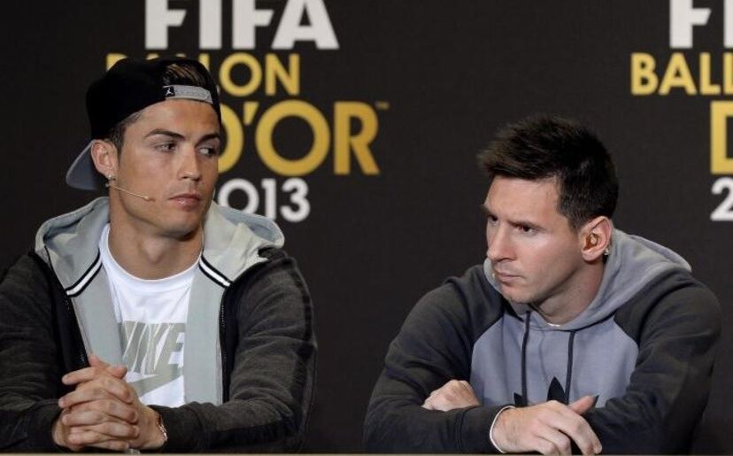 Messi e Ronaldo têm as mesmas bolas de ouro: 5. Mas o português é considerado o melhor do mundo, título que tem vindo a disputar com Messi e Neymar