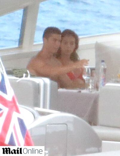 As fotografias ousadas que Georgina apagou das redes sociais