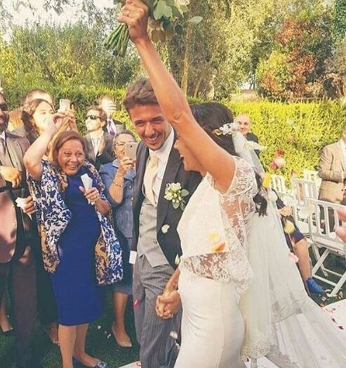 Mia Rose e vocalista dos D.A.M.A deram o nó