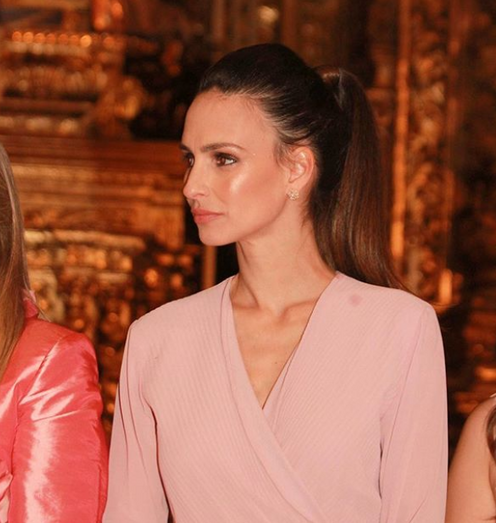 Lúcia Garcia e Bruno Aguiar batizam as filhas