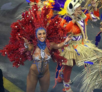 Sabrina Sato arrasa em desfile da Gaviões da Fiel