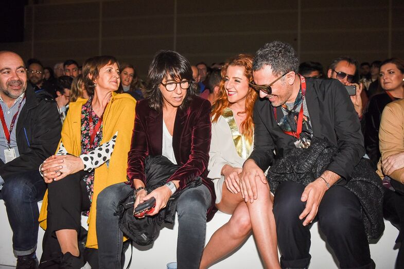 Recém-casadas, Gabriela Sobral e Inês Herédia divertem-se na ModaLisboa