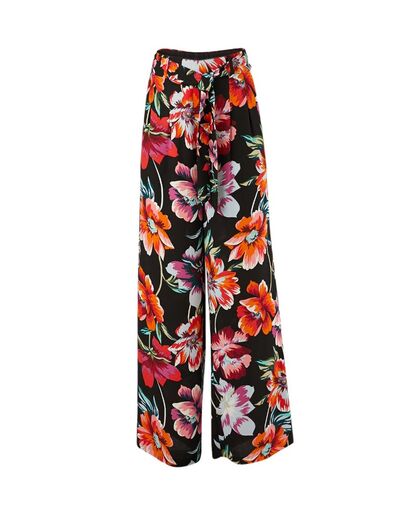 Calças Stradivarius, €19,99