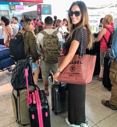 Cada vez mais apaixonada, Liliana Aguiar mostra-se feliz em férias de família