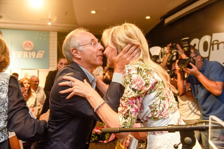 Luís Marques Mendes apareceu no final do evento para cumprimentar a jornalista