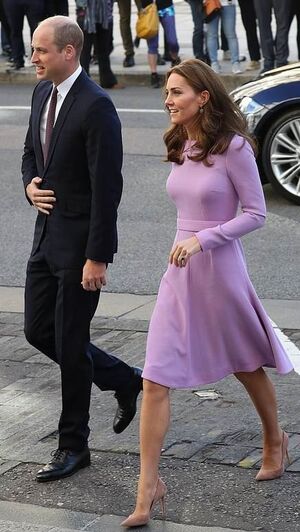 Kate Middleton recicla vestido no seu regresso da licença de maternidade
