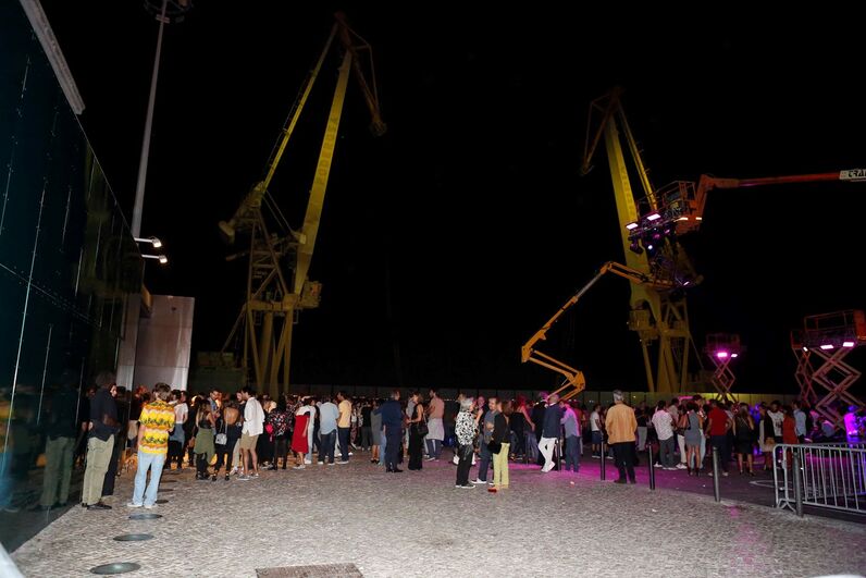 Música, dança, loucura e espectáculo: os 20 anos do Lux Frágil