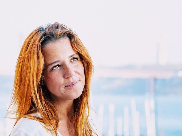 Inês Herédia faz revelação sobre grande amor: Não saiu do país para reconquistar namorada