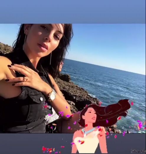 A imagem de Georgina Rodríguez e Cristiano Ronaldo (ao fundo) para tentar afastar a polémica lançada por Kathryn Mayorga sobre a alegada violação sexual