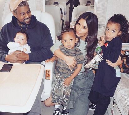 Kaney West choca Kim Kardashian com luxos e exageros de avião privado