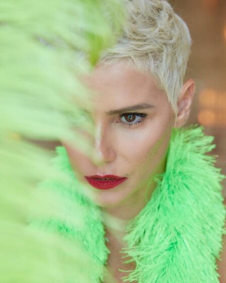 O que se passa com Deborah Secco? Atriz brasileira revela sensualidade em poses ousadas