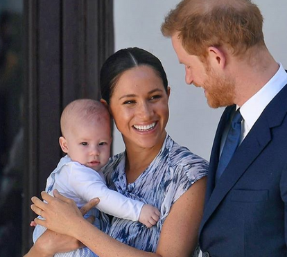 Punhalada final! Meghan Markle e Harry afastam Archie da família real e deixam rainha Isabel de rastos