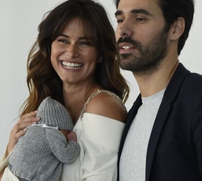 Pais há três meses de Caetana, Cláudia Vieira e João Alves dormem separados