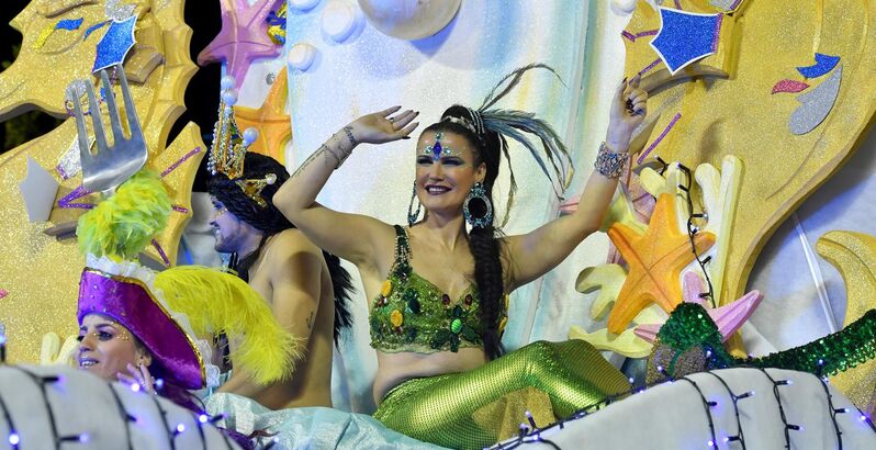 A loucura do Carnaval! Elma e Dolores Aveiro estrelas no desfile da Madeira