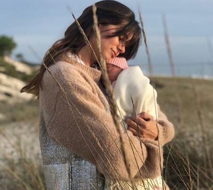Cláudia Vieira revela susto de saúde no nascimento da filha