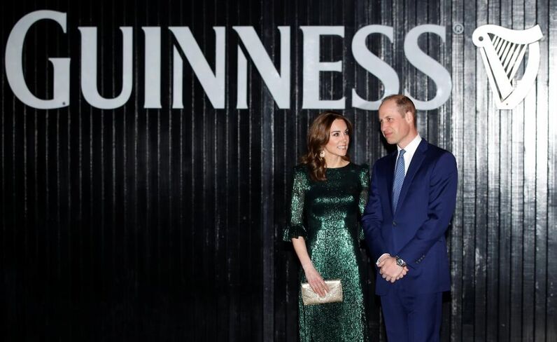 Kate Middleton rouba todos os olhares ao chegar na Irlanda