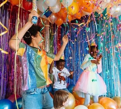Que festão! Luís Borges mostra como sabe celebrar aniversário mesmo em isolamento