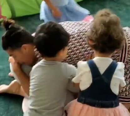 Loucura de felicidade! Cristiano Ronaldo como nunca o viu com os filhos no chão da sala