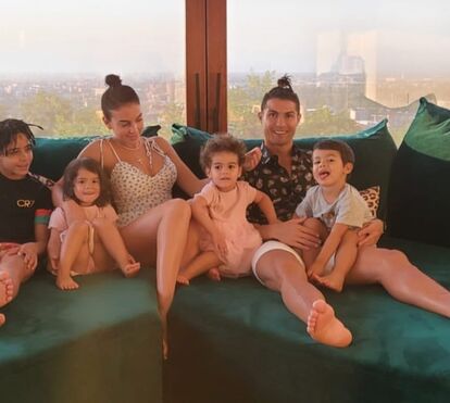 Georgina Rodríguez mostra brincadeira divertida com os filhos e Cristianinho exibe novo penteado radical