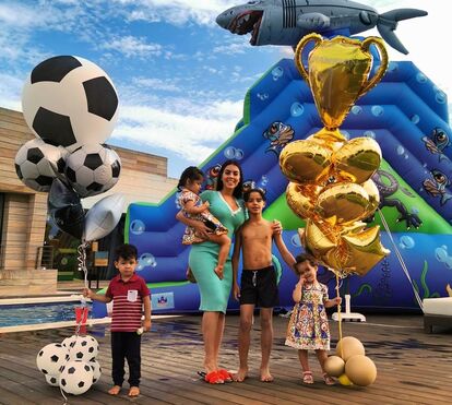 Georgina Rodríguez completamente rendida ao papel de mãe de quatro filhos